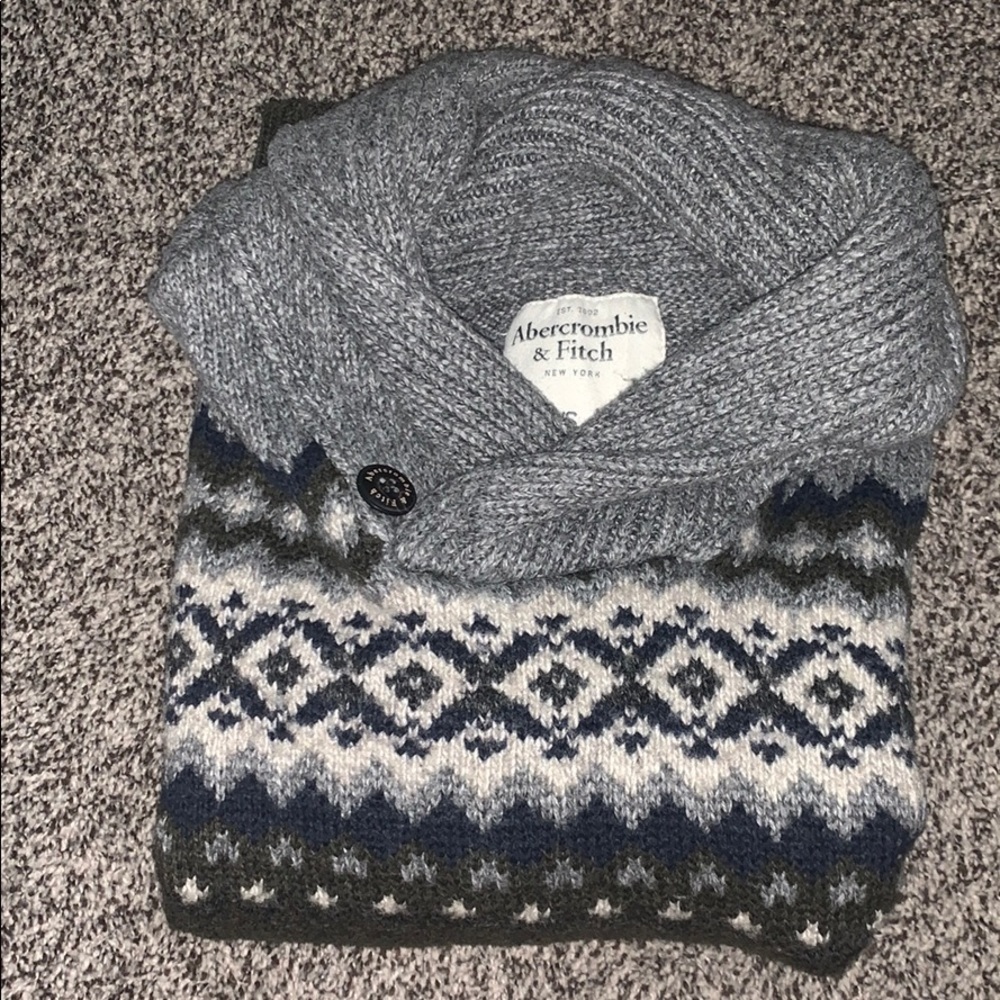 Sweater - Picture 3 of 4
